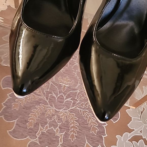 JustFab Lucine Black & White Heels - Picture 9 of 16